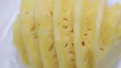 新鲜美味菠萝特写视频的预览图